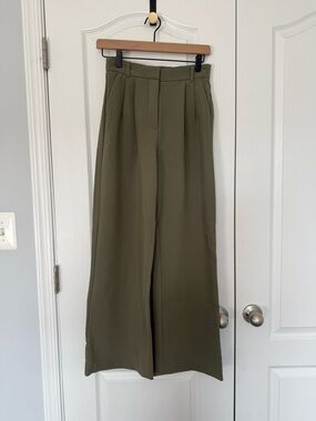 A&F Trousers in Olive Green